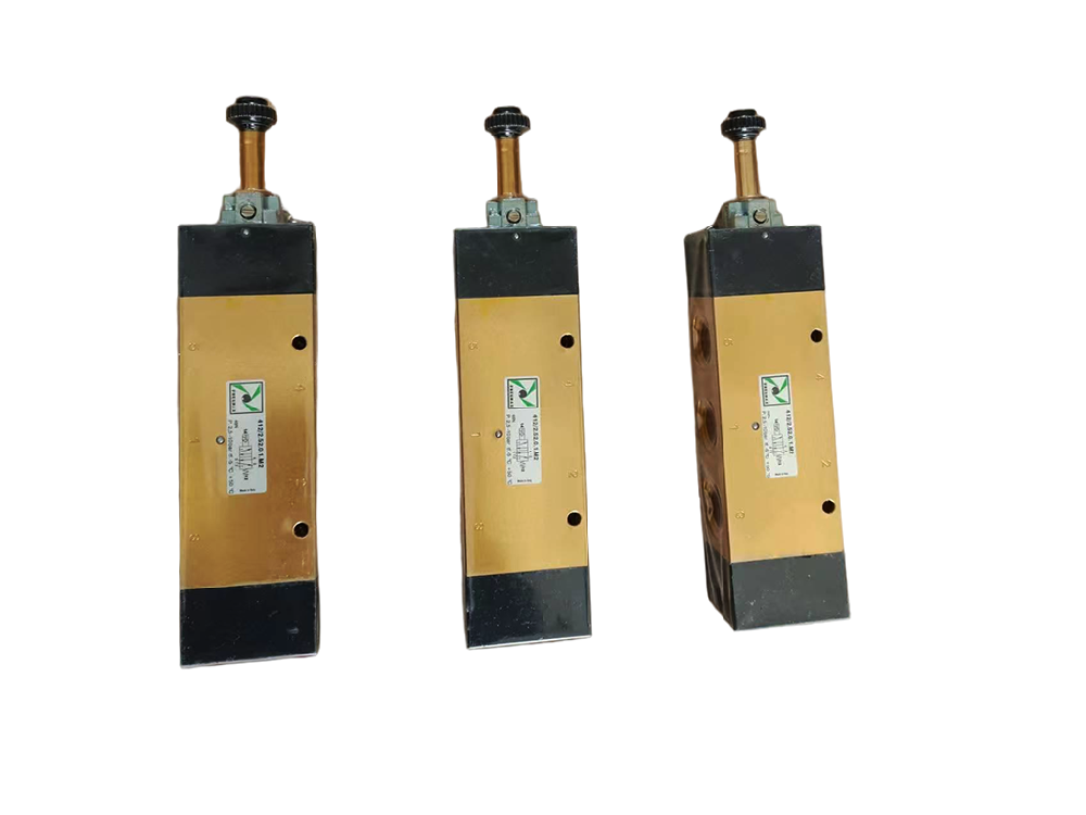 What are the models of Pneumax spool  valve and solenoid valve  series - 400-G1/2